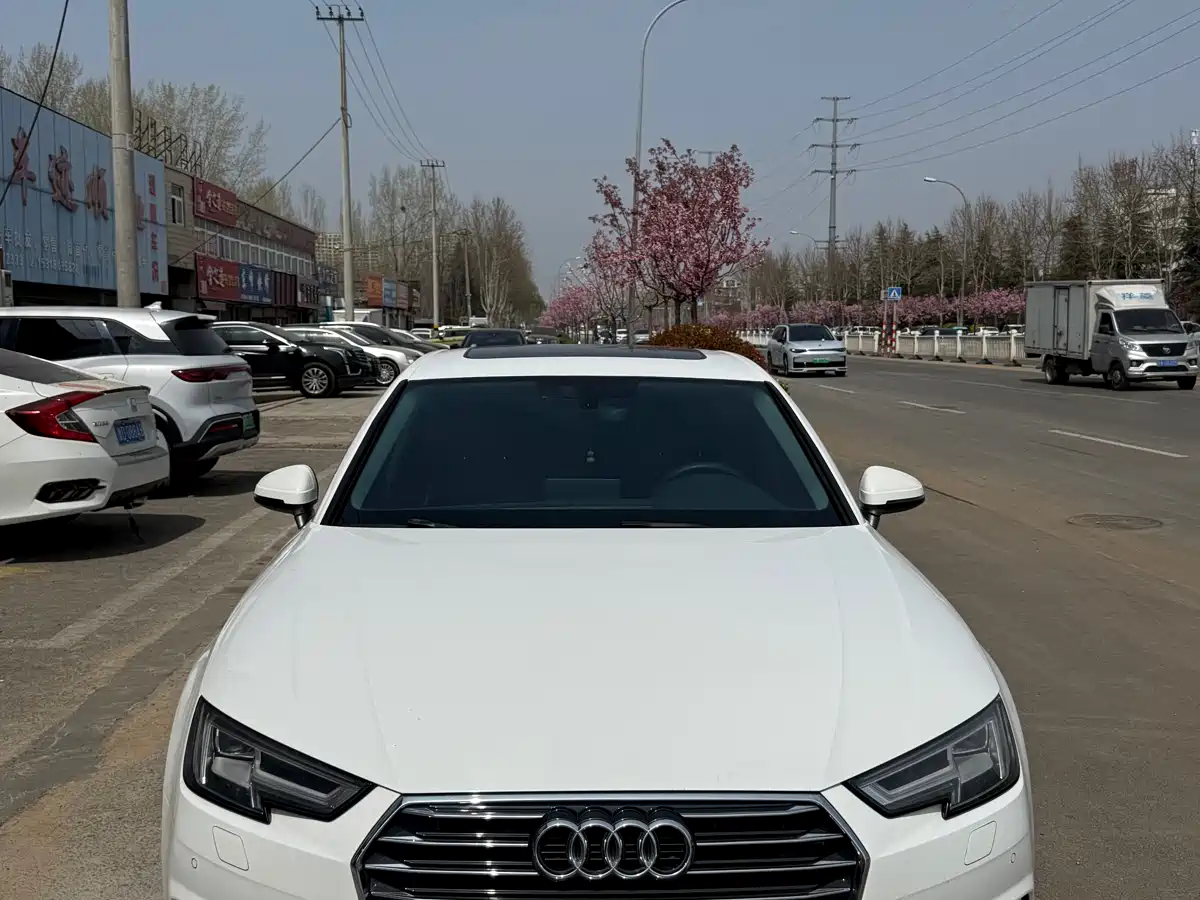 Audi A4L 2017 Plus 40 TFSI Fashion фото 2