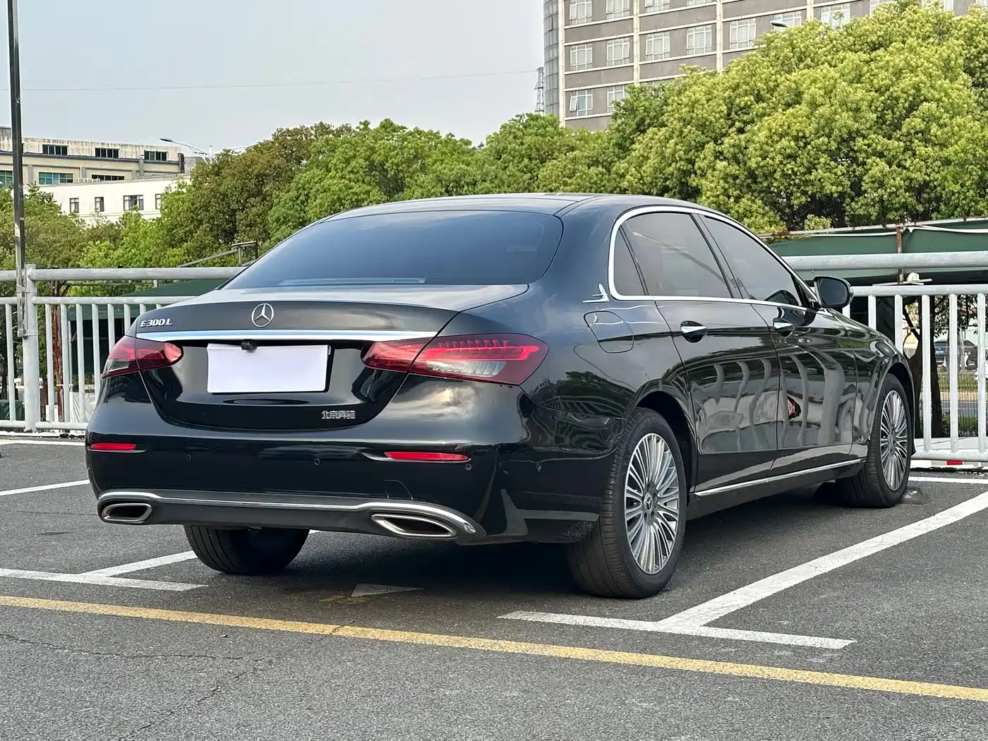 Mercedes-Benz E-Class 2021 E 300 L Fashion фото 9