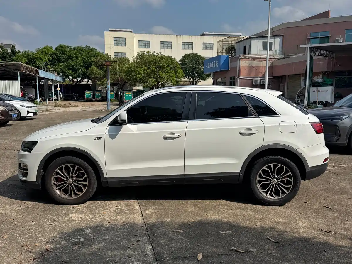 Фото 6 - Zotye SR7