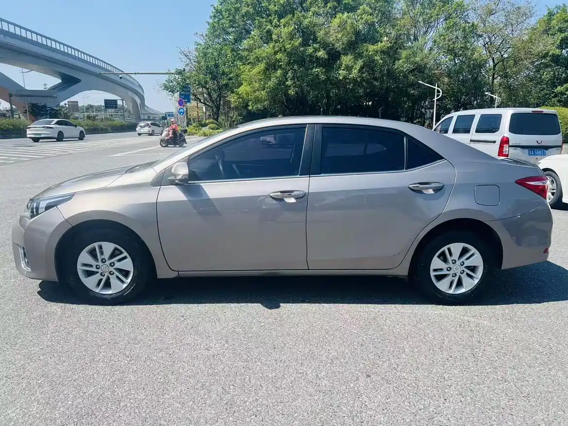 Toyota Corolla 2017 1.2T Manual GL фото 4