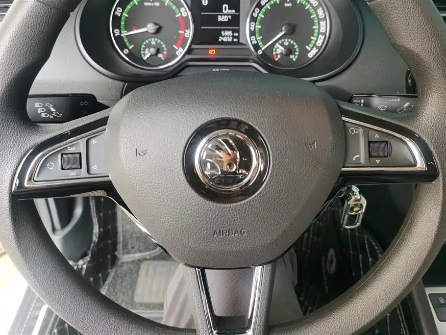 Škoda Octavia 2019 1.5L Auto Comfort Edition фото 15