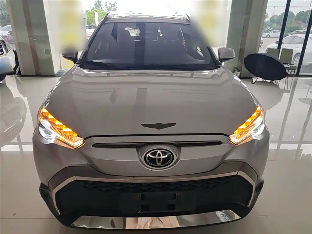 Toyota Frontlander 2023 2.0L CVT Luxury Edition фото 3