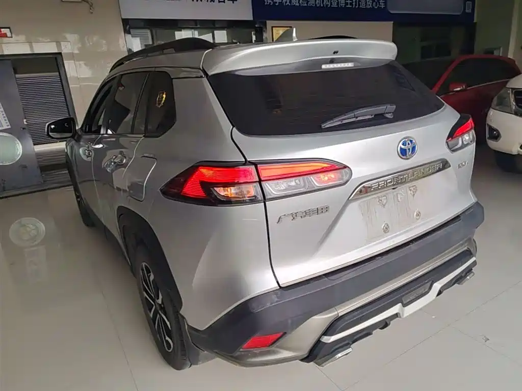 Toyota Frontlander 2023 2.0L CVT Luxury Edition фото 23