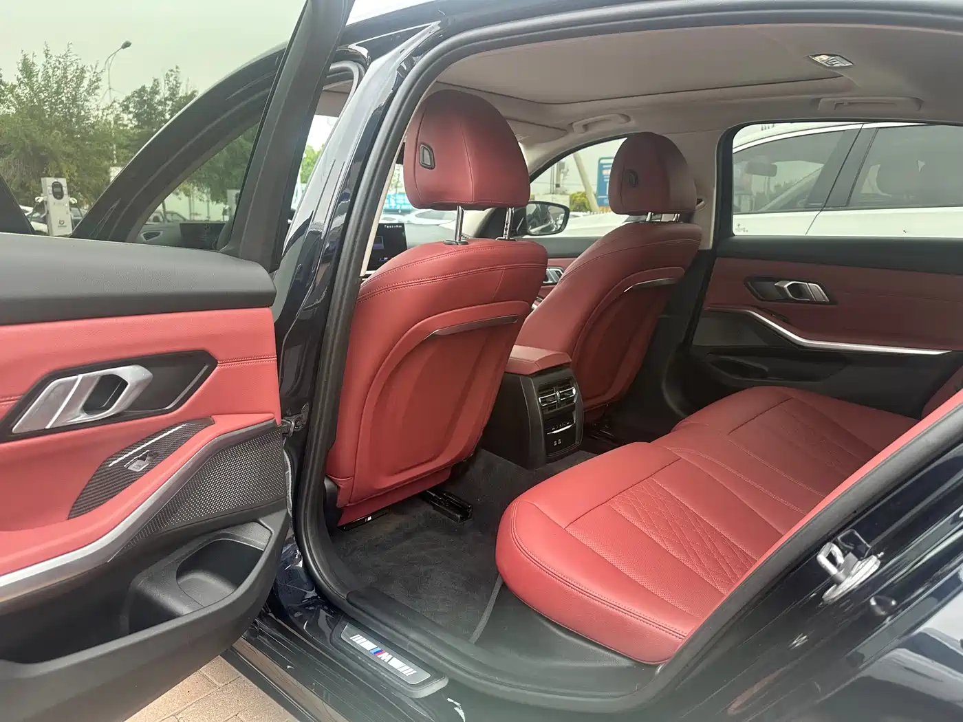 BMW 3 Series 2023 320Li M Sport Package фото 9