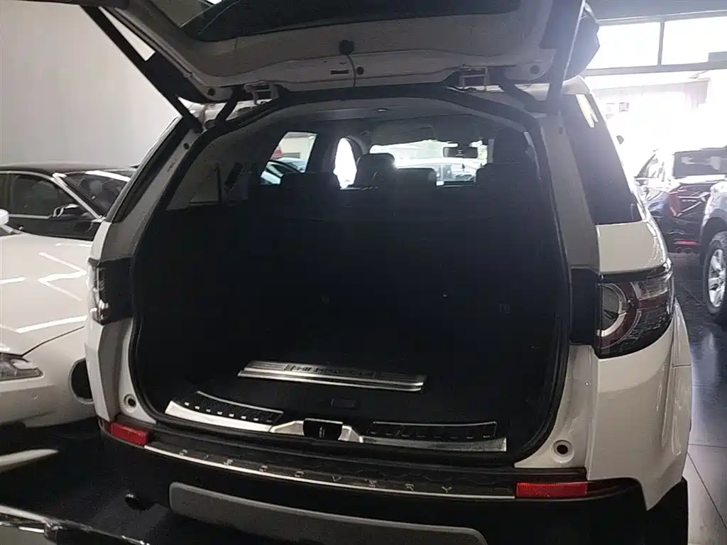 Land Rover Discovery Sport 2016 2.0T HSE фото 19