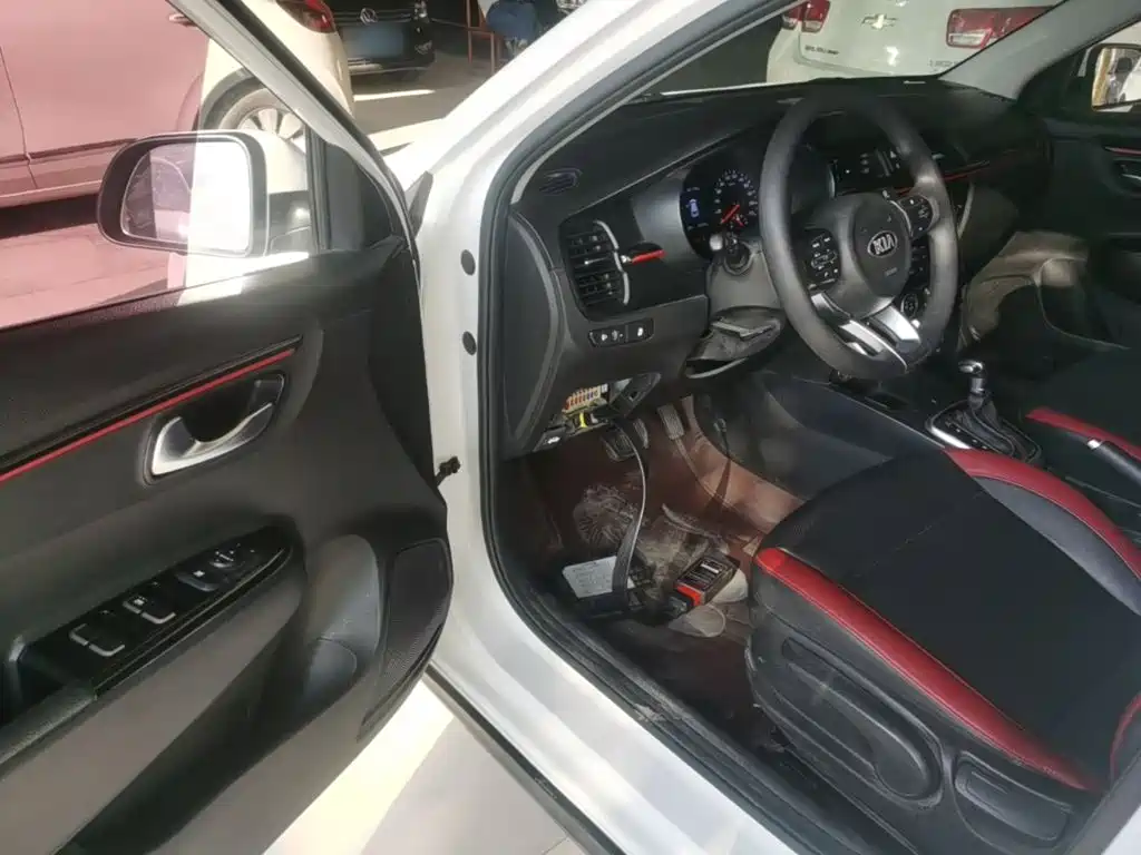 Kia KX CROSS 2018 2017 1.4L AT GLS