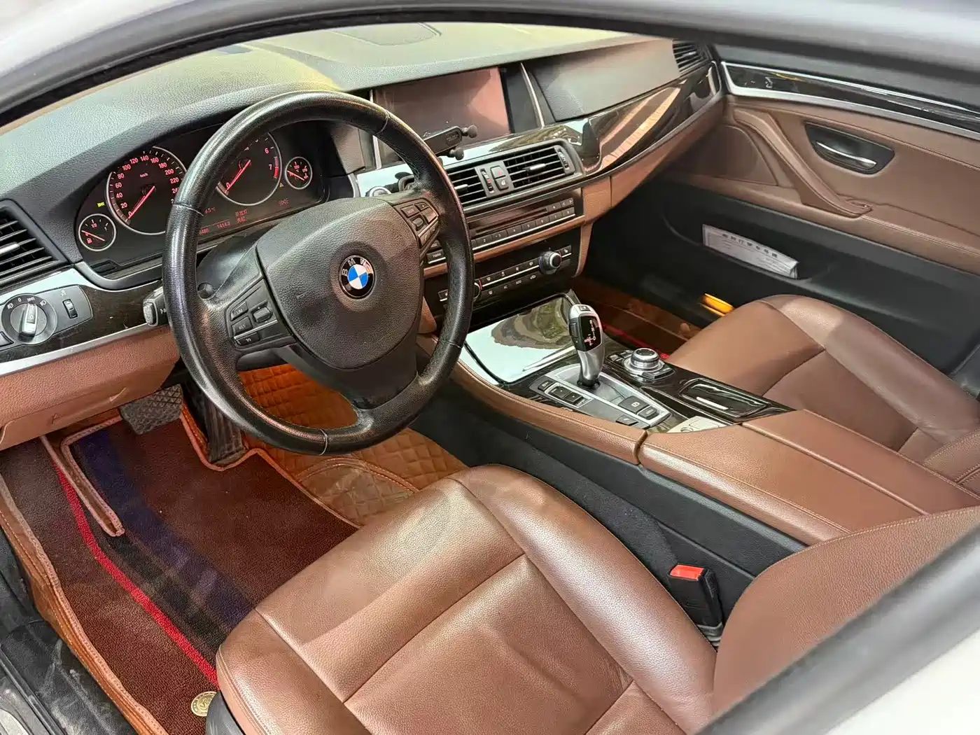 BMW 5 Series 2014 525Li Leading фото 4