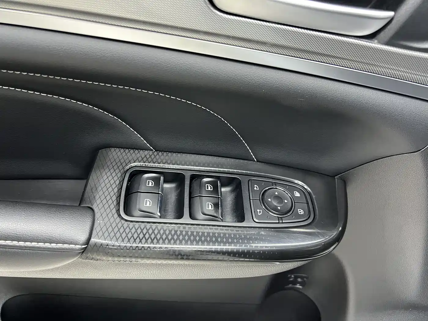 Haval M6 2021 PLUS 1.5T DCT Luxury Smart Connect фото 10