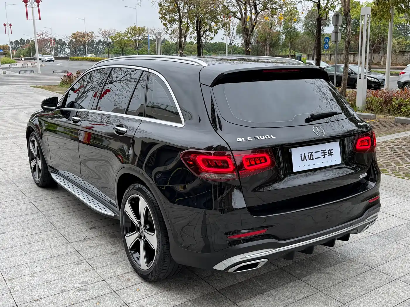 MERCEDES-BENZ GLC