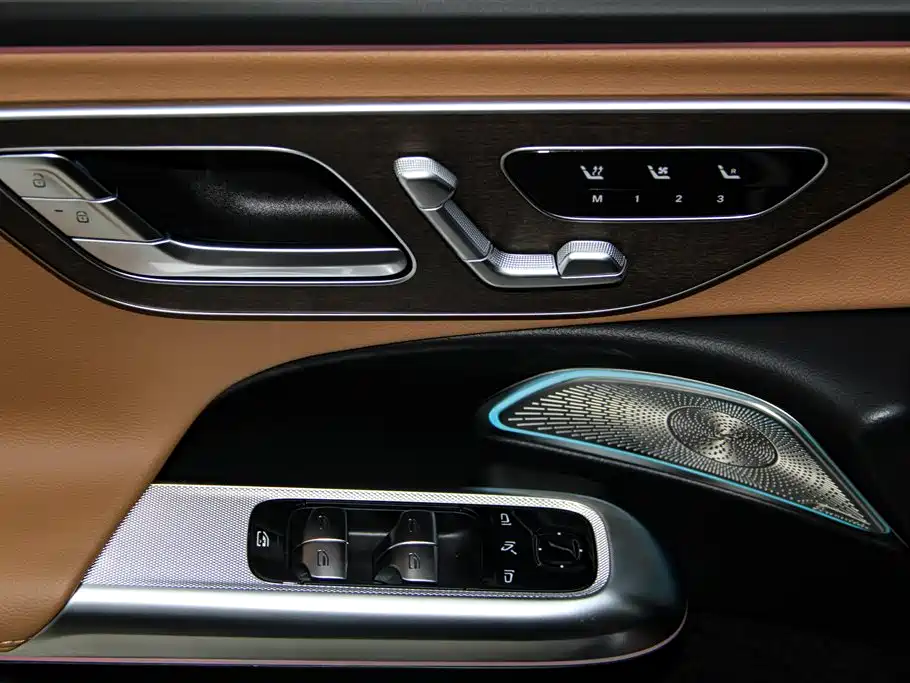 Mercedes-Benz E-Class 2025 E 300 L Luxury фото 27