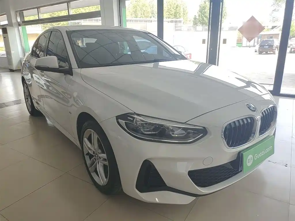 BMW 1 Series 2019 118i M Sport Package фото 4