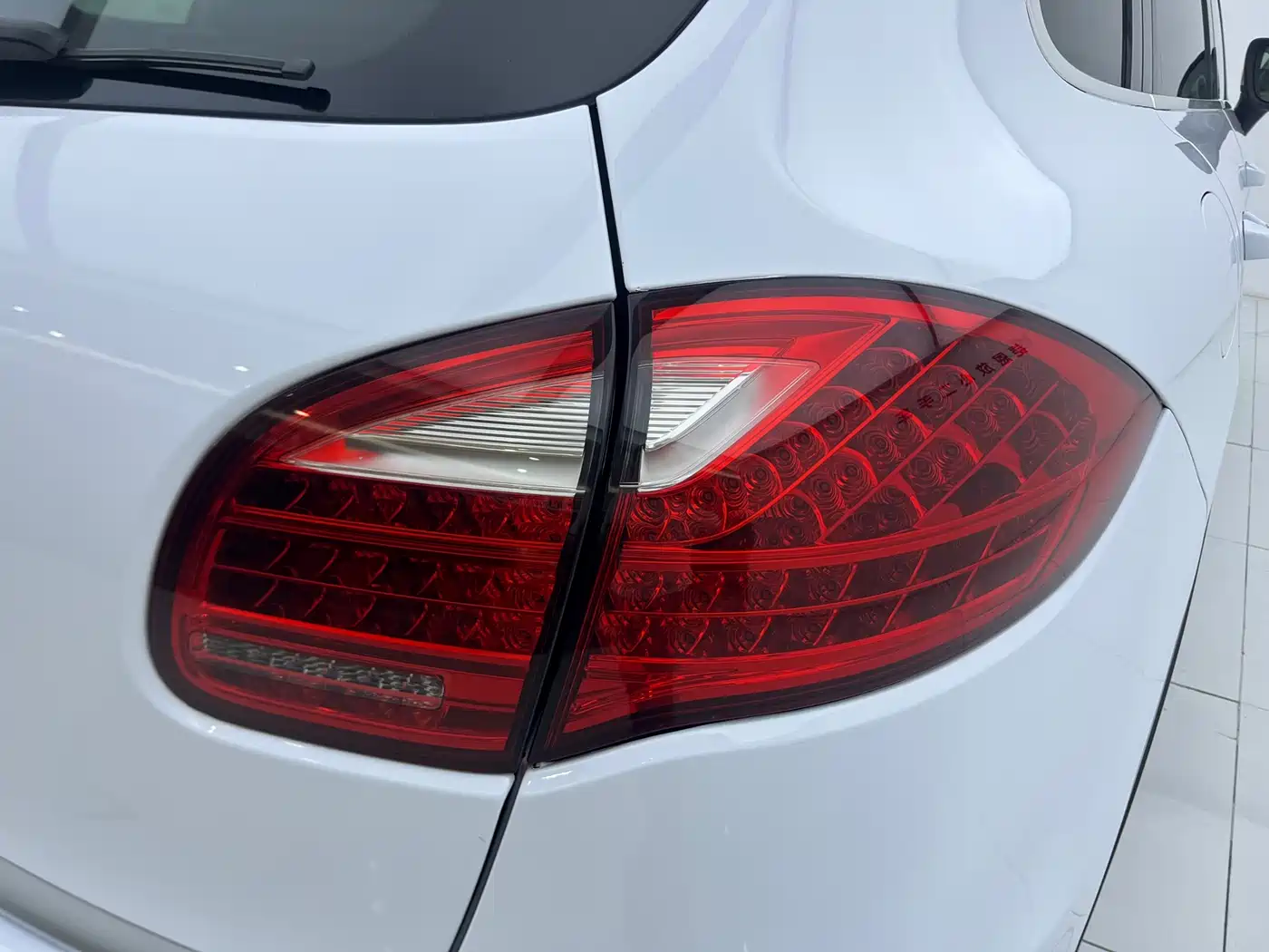 Porsche Cayenne 2011 Cayenne S Hybrid 3.0T фото 20