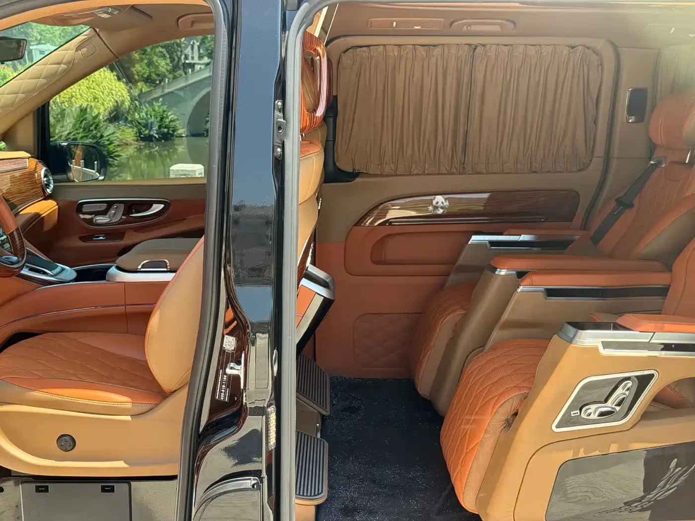Mercedes-Benz Vito 2023 2.0T Business 7-Seater фото 12