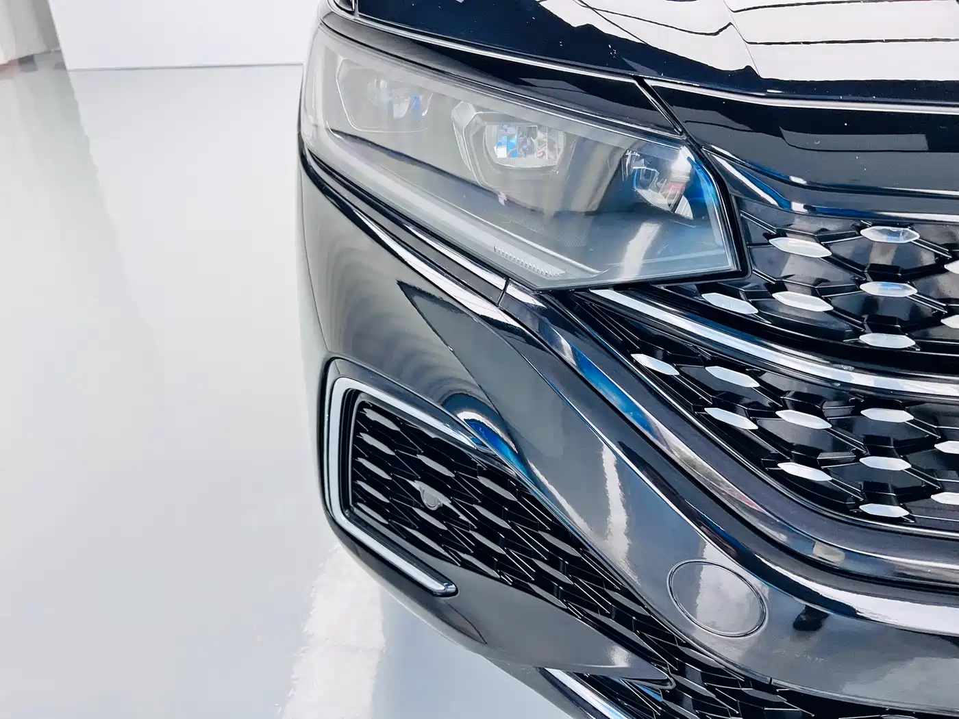 Volkswagen Passat 2023 Facelift 330TSI Starlight Elite Edition фото 6