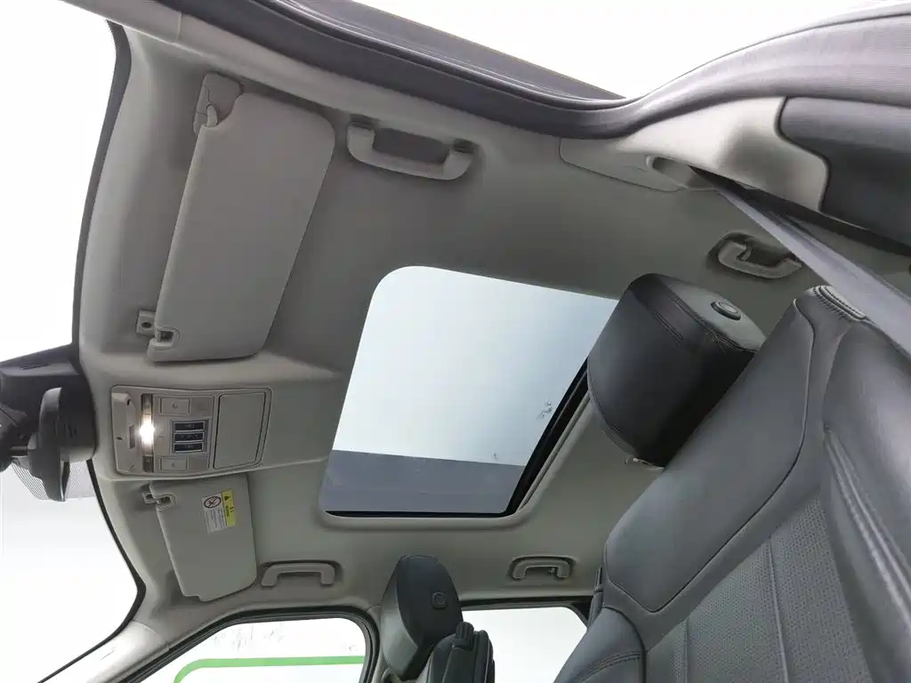 Land Rover Discovery 2019 3.0 SC V6 SE фото 14