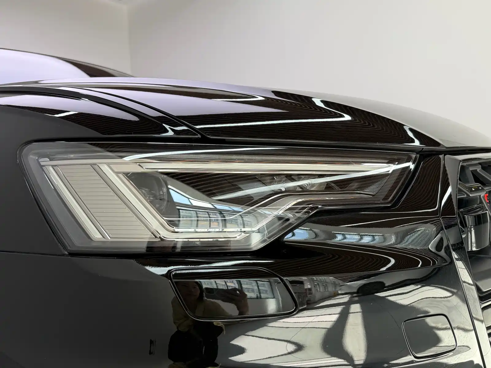Фото 13 - Audi A6L
