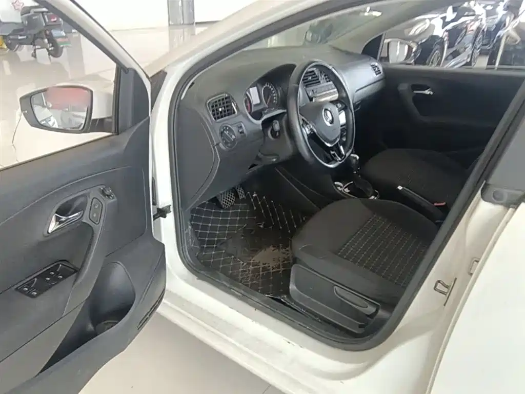 Volkswagen Polo 2018 1.5L Auto Comfort фото 16