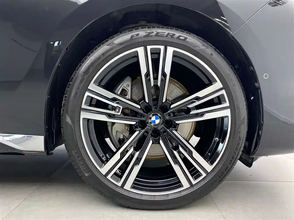BMW 7-SERIES