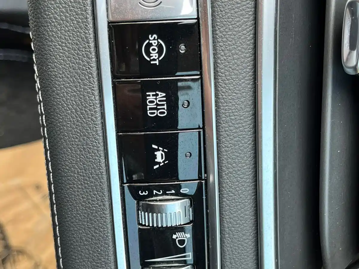Buick LaCrosse 2023 28T Premium Edition фото 24