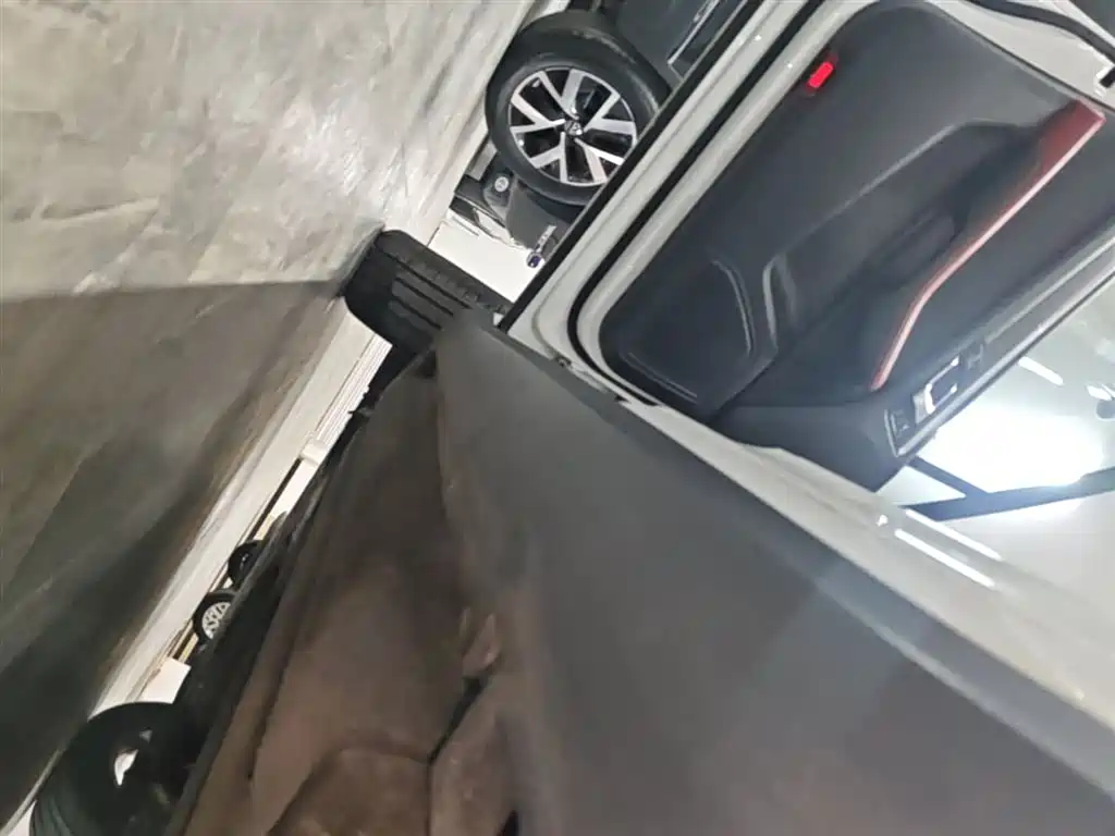 Porsche Macan 2017 Macan 2.0T фото 22