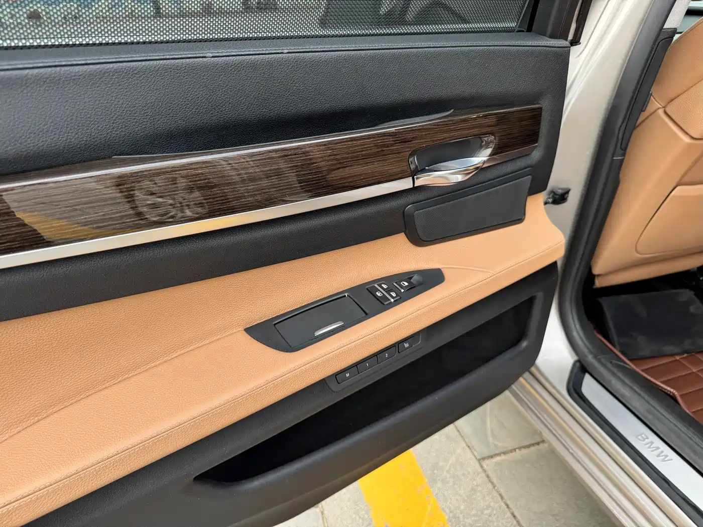 BMW 7 Series 2009 740Li Luxury фото 14