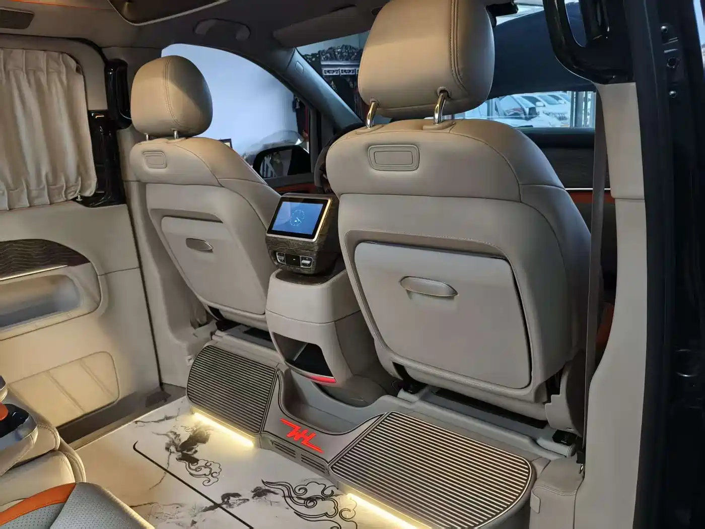 Mercedes-Benz V-Class 2021 V 260 L Long Wheelbase Luxury Edition фото 14