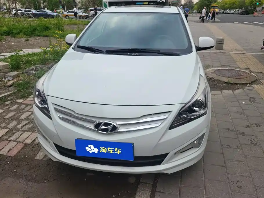 Hyundai Reina 2014 Model 1.4L Automatic GLX фото 2