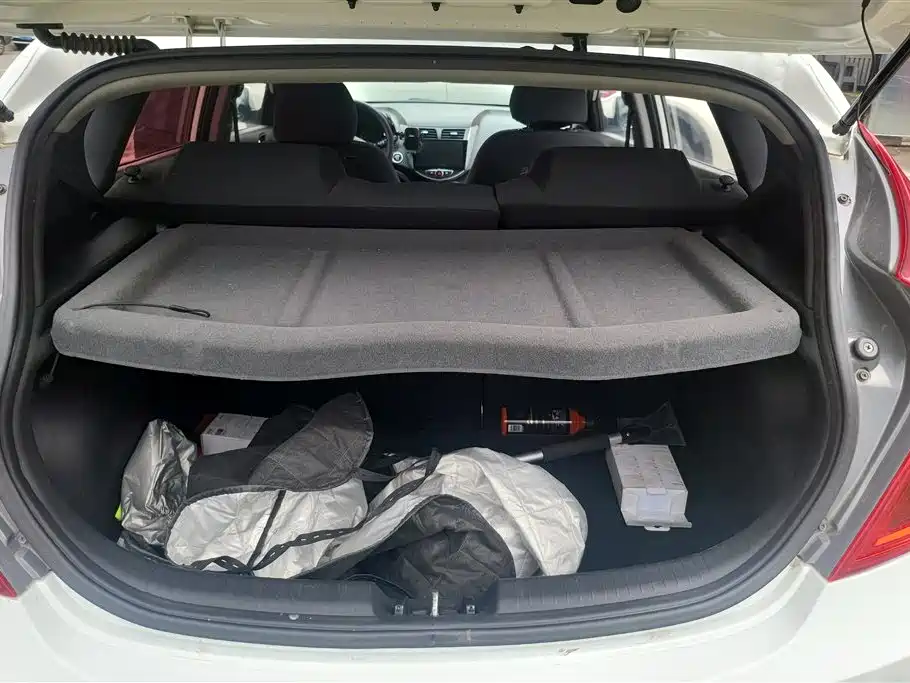 Hyundai Reina 2014 Model 1.4L Automatic GLX фото 4