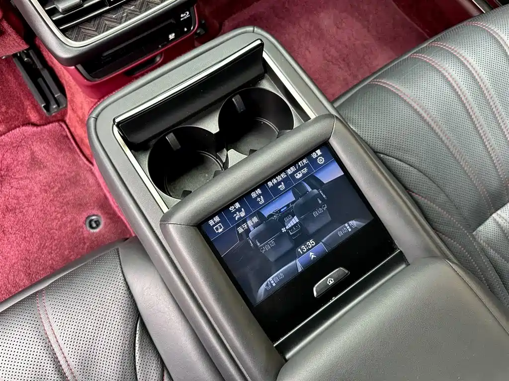 Lexus LS 2018 500h Executive Edition China VI фото 31