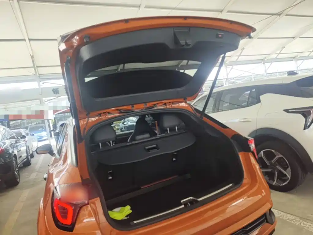 Lynk & Co 02 Hatchback 2023 2021 2.0TD Halo