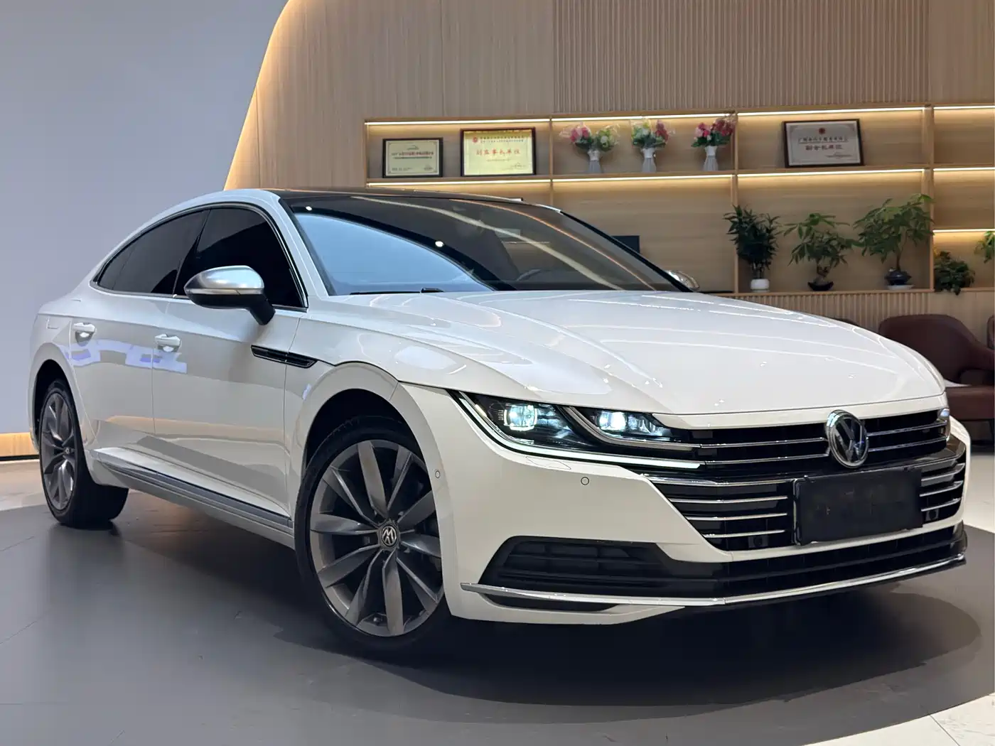 Volkswagen FAW-Volkswagen CC 2019 380TSI Radiance Edition China VI фото 2