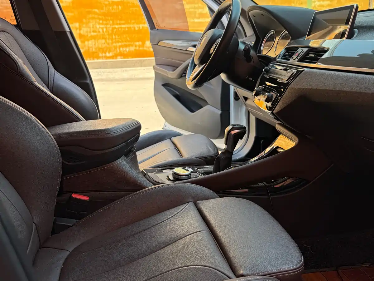 BMW X1 2019 sDrive18Li Premium Model фото 10