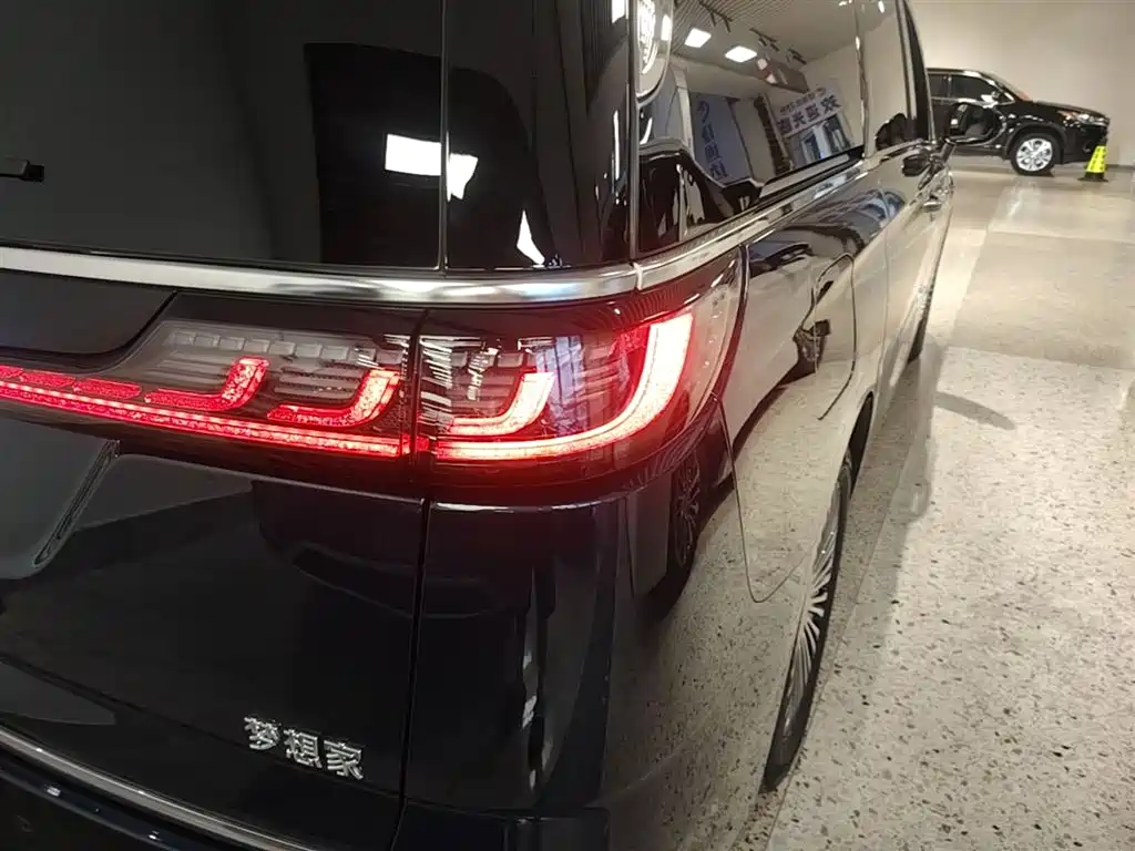 Voyah Auto Voyah Dreamer 2025 PHEV 4WD Kunpeng Premium Edition фото 8