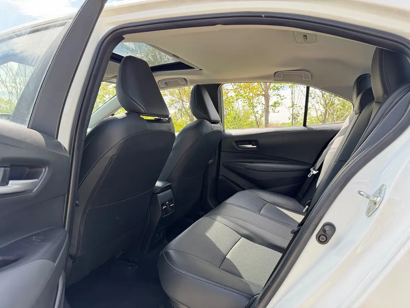 Toyota Levin 2023 Smart Hybrid 1.8L Sport Edition фото 8
