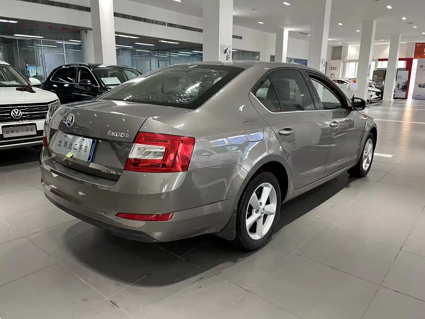 Škoda Octavia 2015 1.6L Automatic逸杰版 фото 5