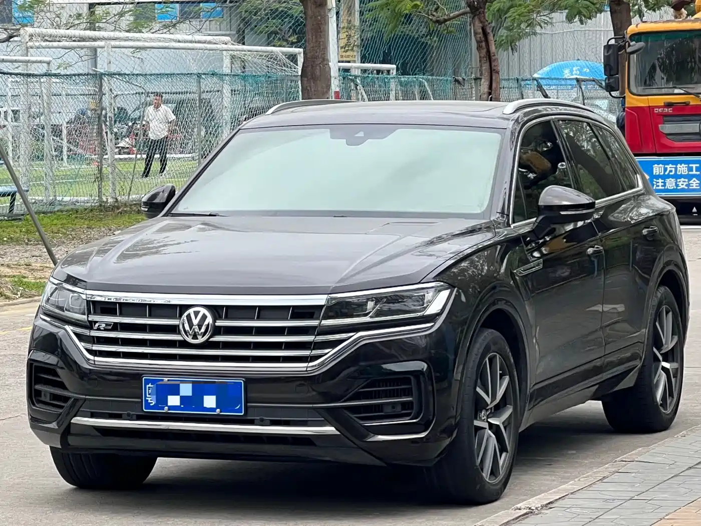 VOLKSWAGEN TOUAREG