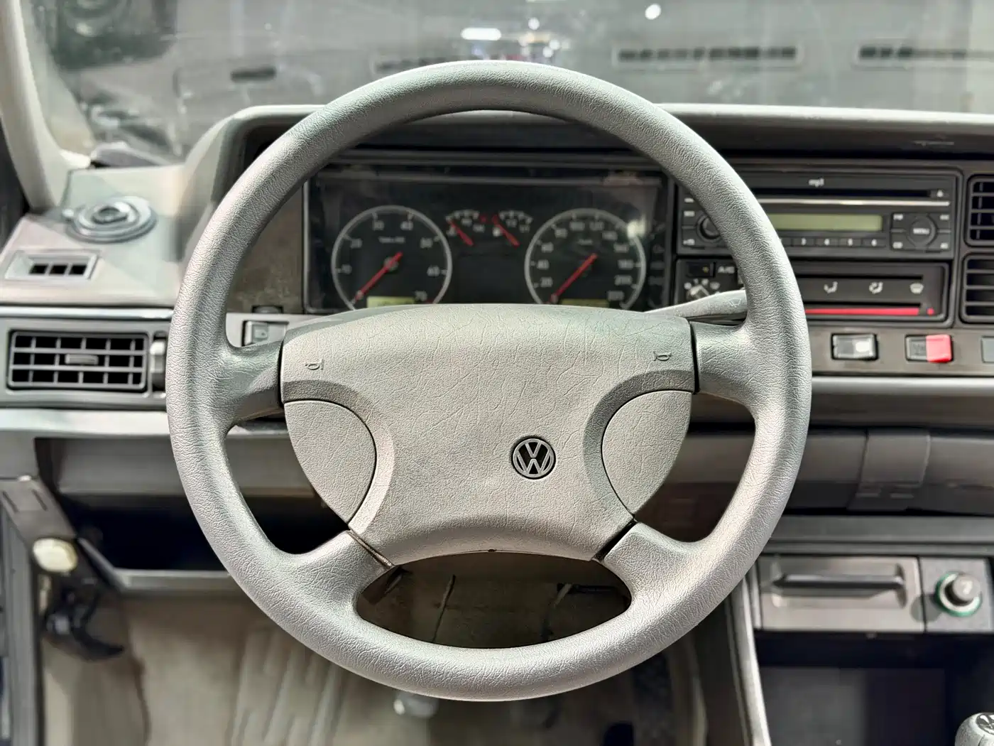 Volkswagen Santana Classic фото 16