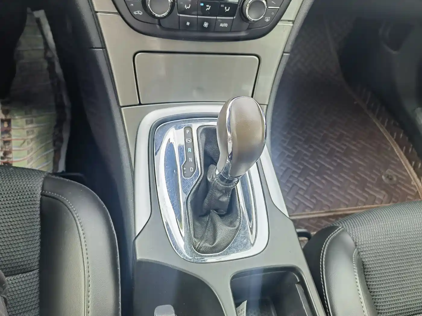 Buick Regal 2013 1.6T Automatic Elite Sport Edition фото 13