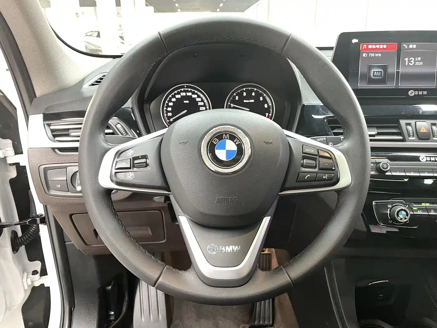 BMW X1 2022 sDrive20Li Fashion фото 8