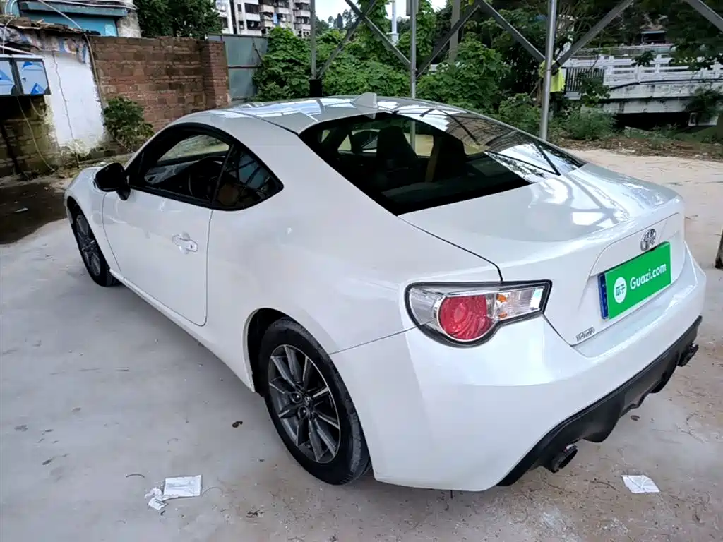 Toyota 86 2014 2.0L Automatic Luxury фото 5