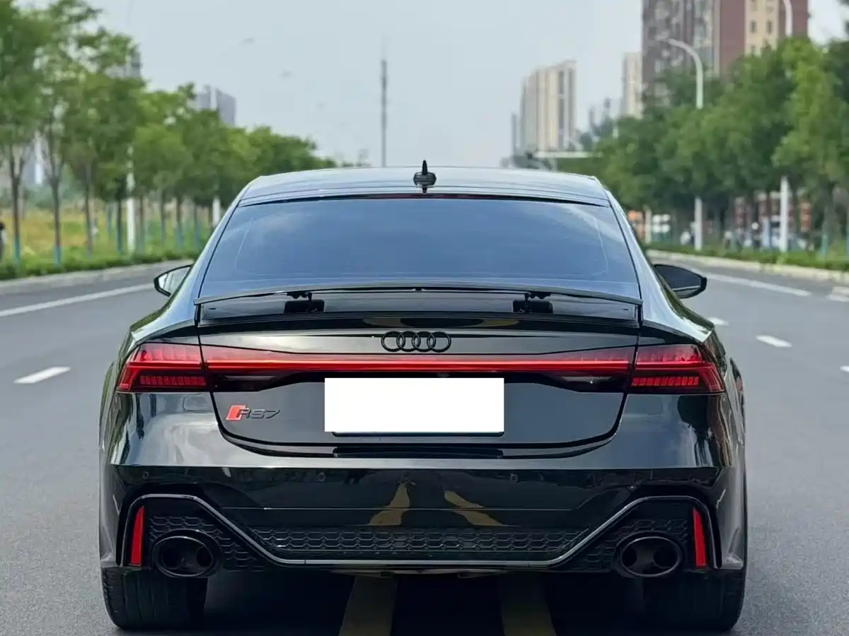 Фото 8 - Audi A7