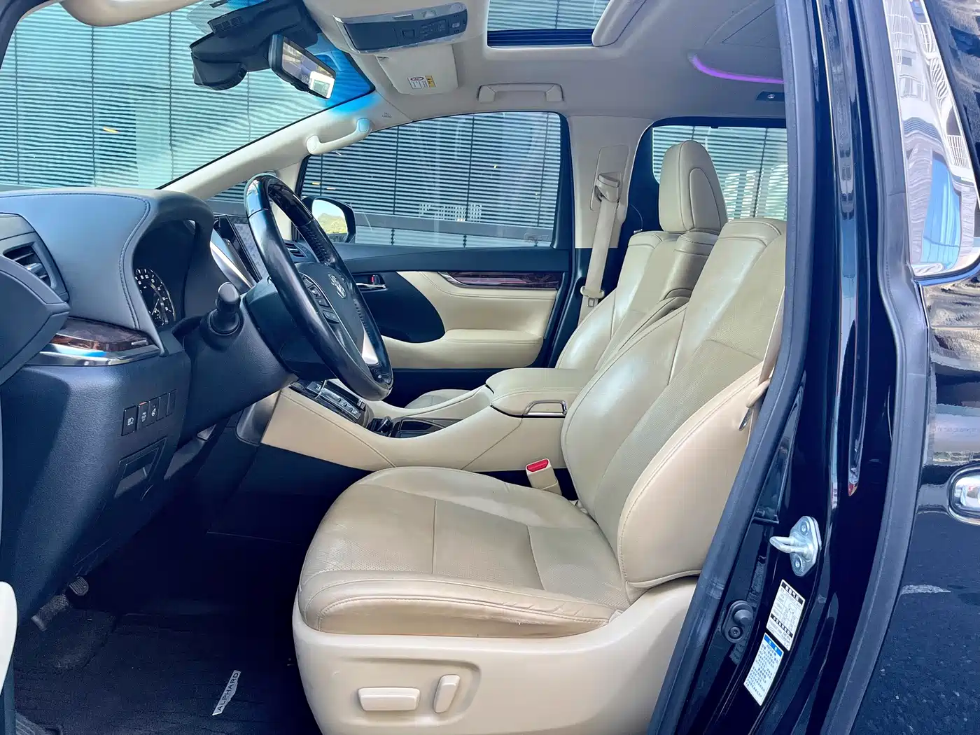Toyota Alphard 2020 Hybrid 2.5L Luxury Edition фото 7
