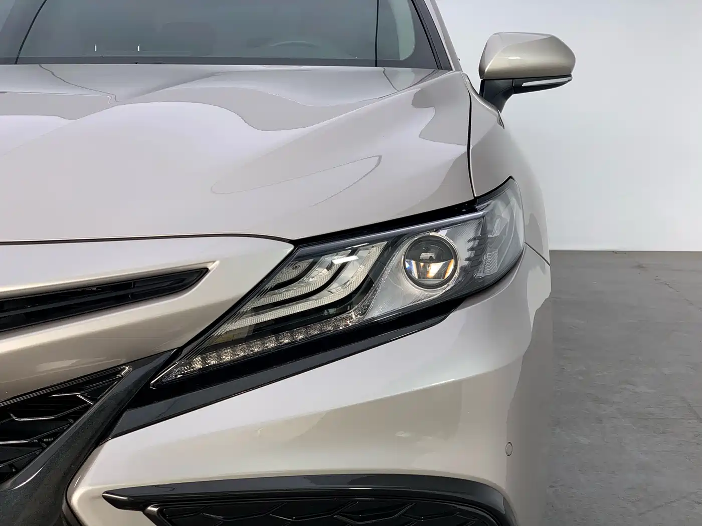 Toyota Camry 2021 Hybrid 2.5HS Fashion Edition фото 8