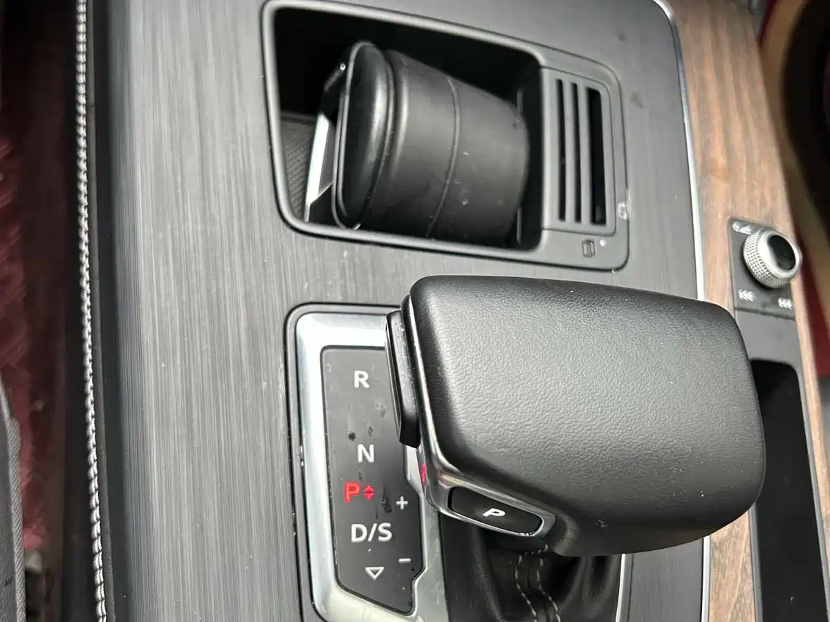 Audi Q5L 2022 40T Luxury Elegance фото 14