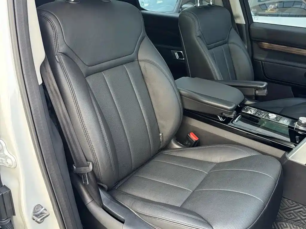 Photo 10 - Land Rover Discovery
