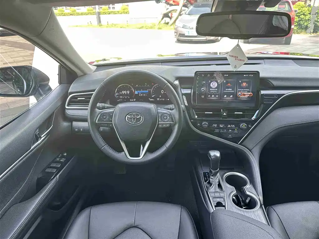 Toyota Camry 2021 2.5G Luxury Edition фото 16