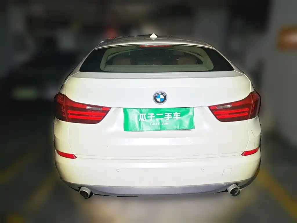BMW 5 Series GT 2015 535i Leading фото 4