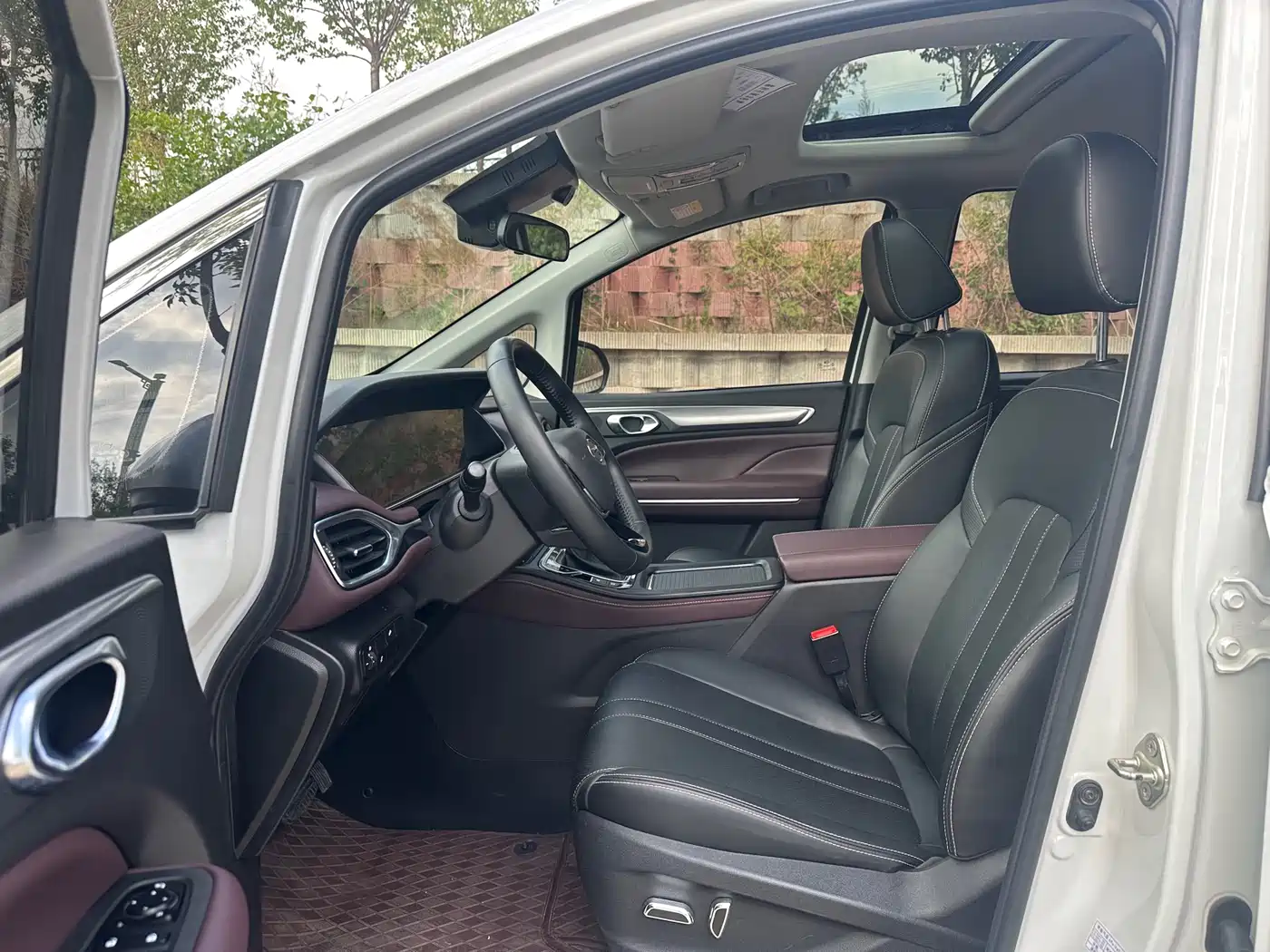 GAC Trumpchi Trumpchi M6 2021 PRO 270T Automatic Luxury Edition фото 4