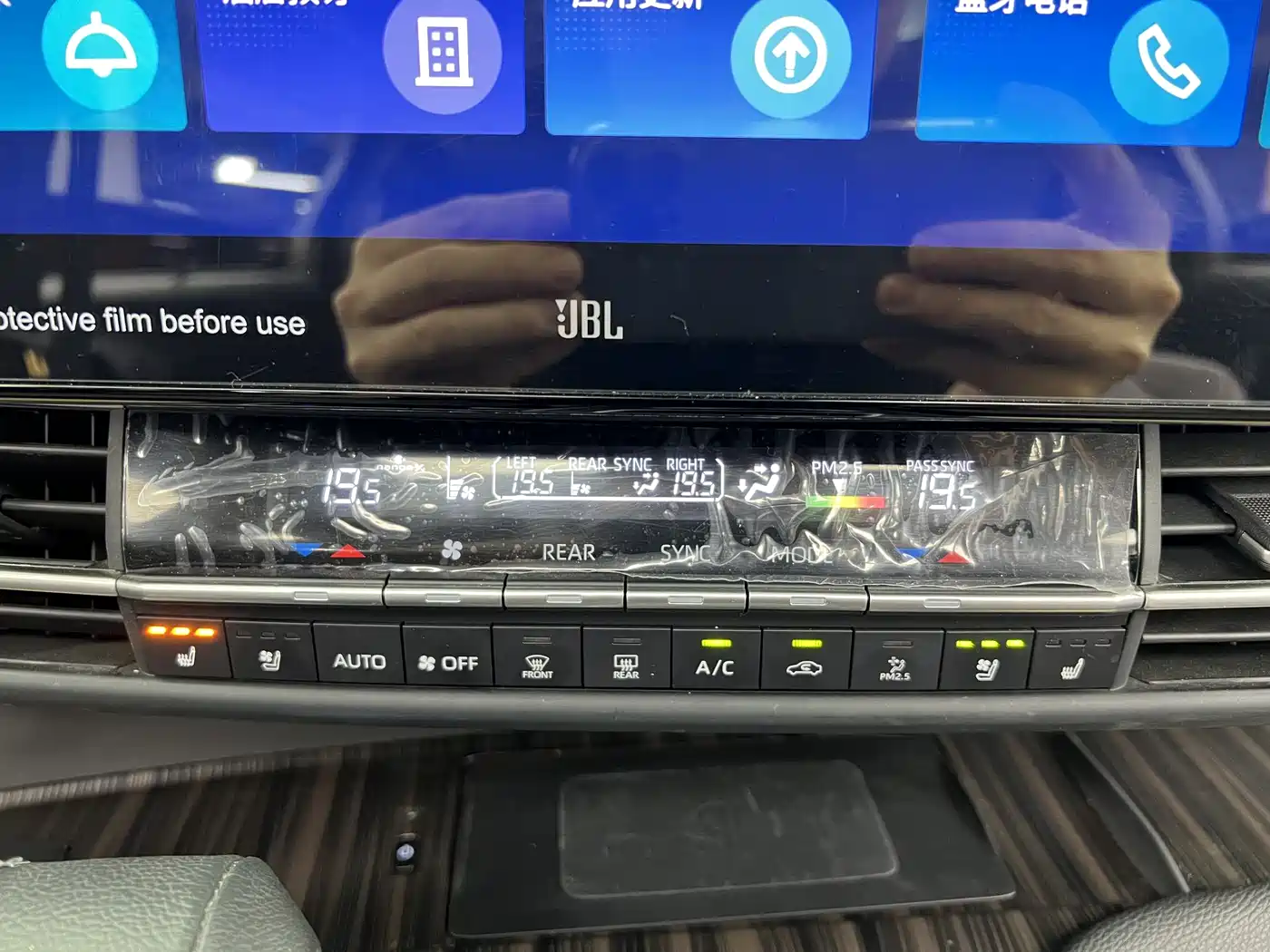 Toyota Sienna 2023 2.5L Hybrid Platinum Edition фото 22