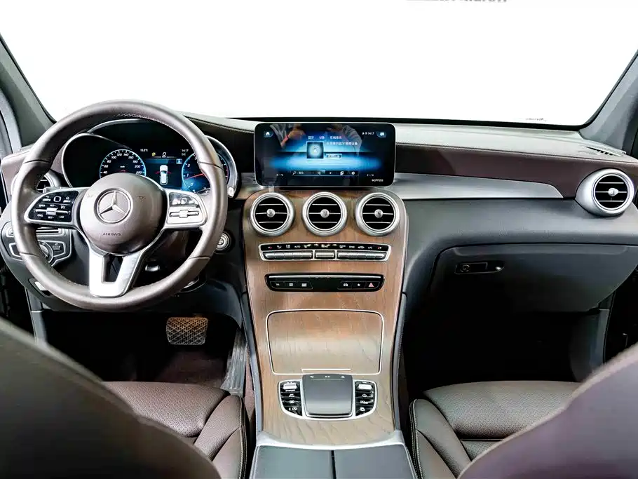 Mercedes-Benz GLC 2020 Facelift GLC 260 L 4MATIC Luxury фото 12